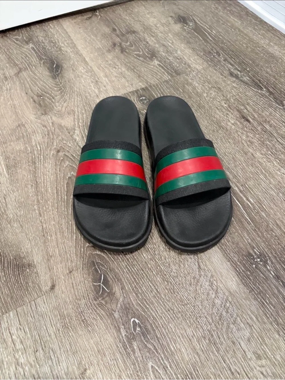 Gucci slides size 9